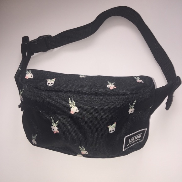 vans off the wall fanny pack